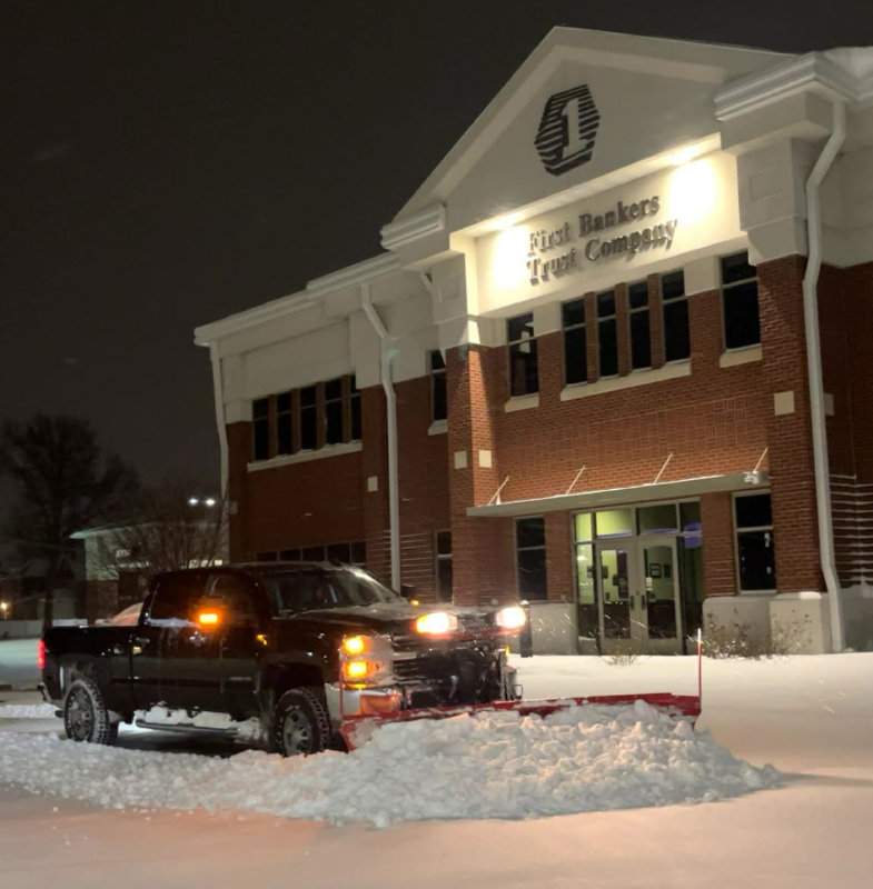 snow-push-in-front-of-first-bank